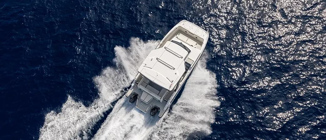 Aquila 35 Sport visto desde el aire