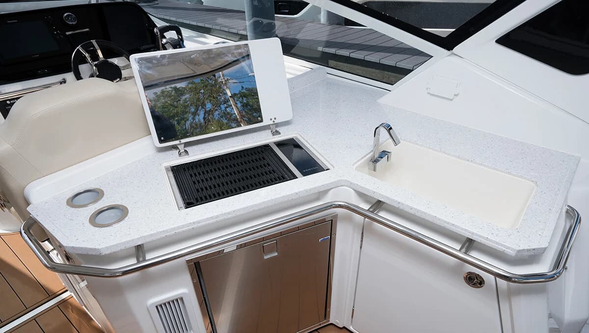 Cocina exterior del Aquila 36 Sport