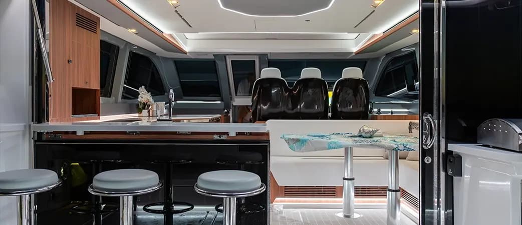 Salón del Aquila 46 Coupe
