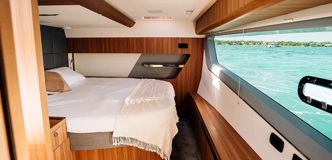 Camarote del Aquila 46 Coupe