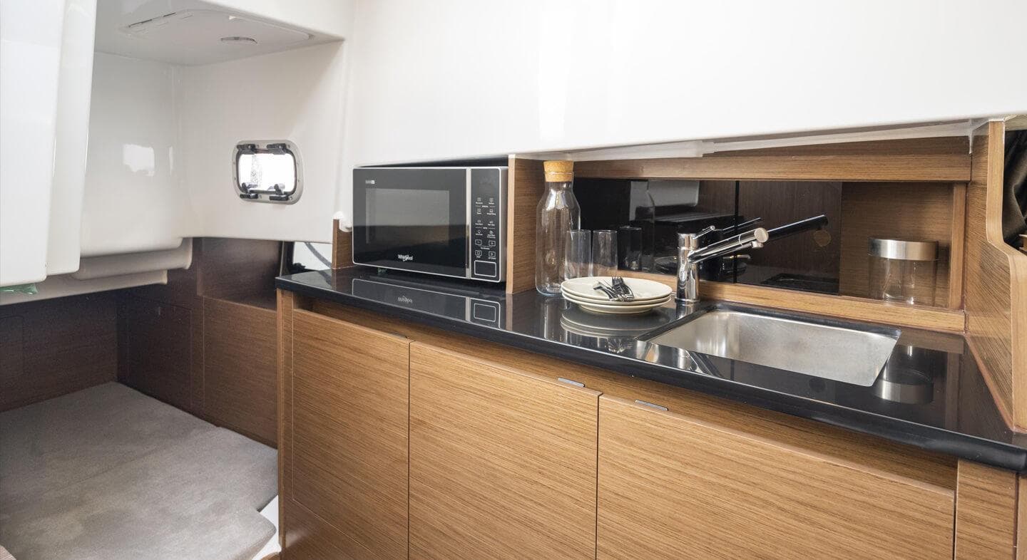 Beneteau Flyer 9 SUNdeck · 28