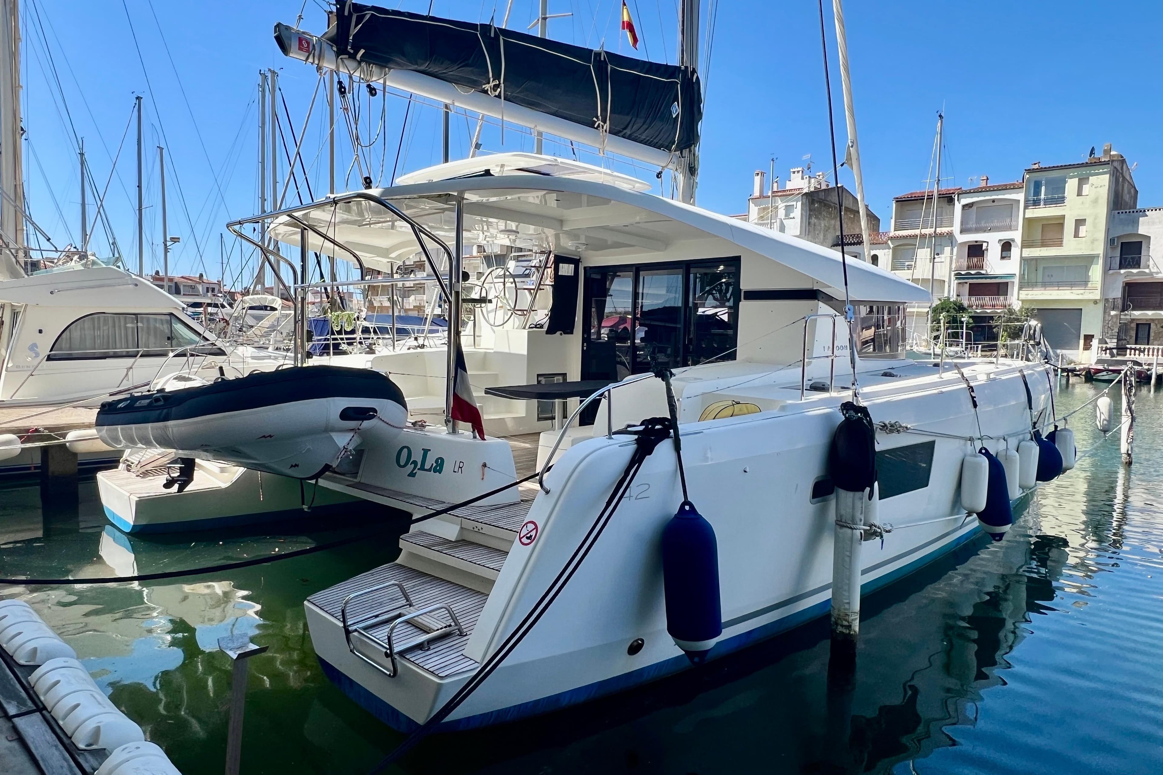 Lagoon 42 · 4
