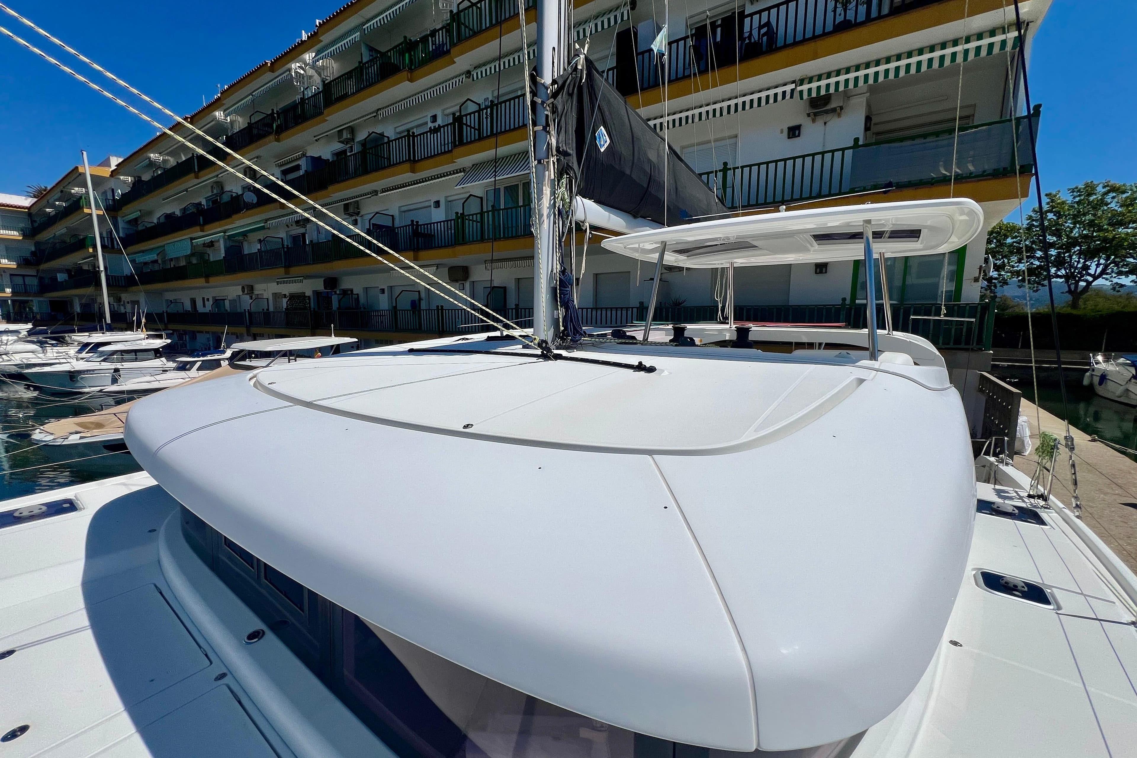 Lagoon 42 · 18