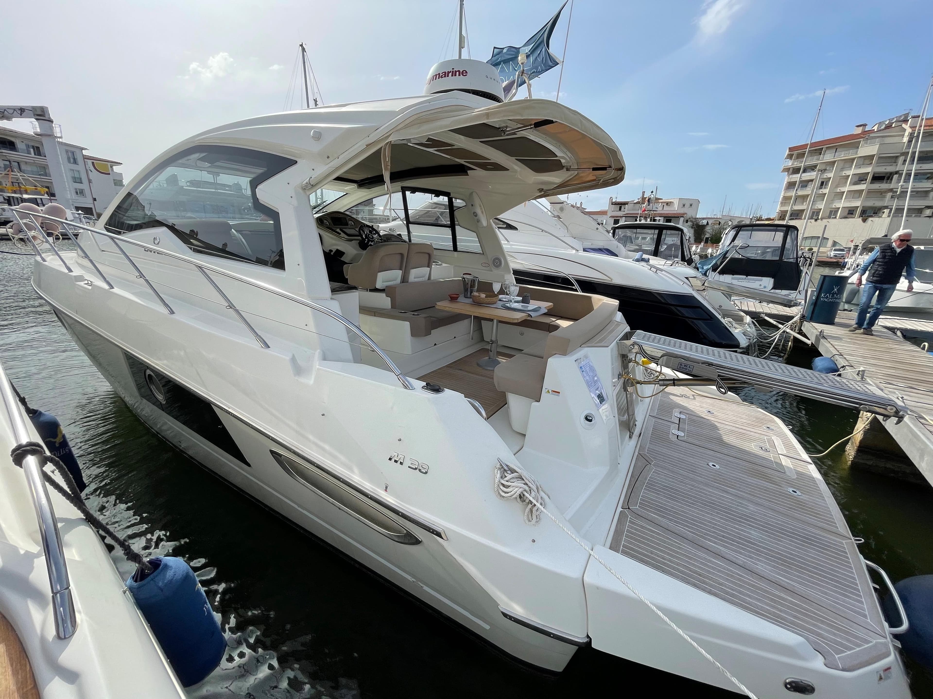 Cranchi M38 · 4