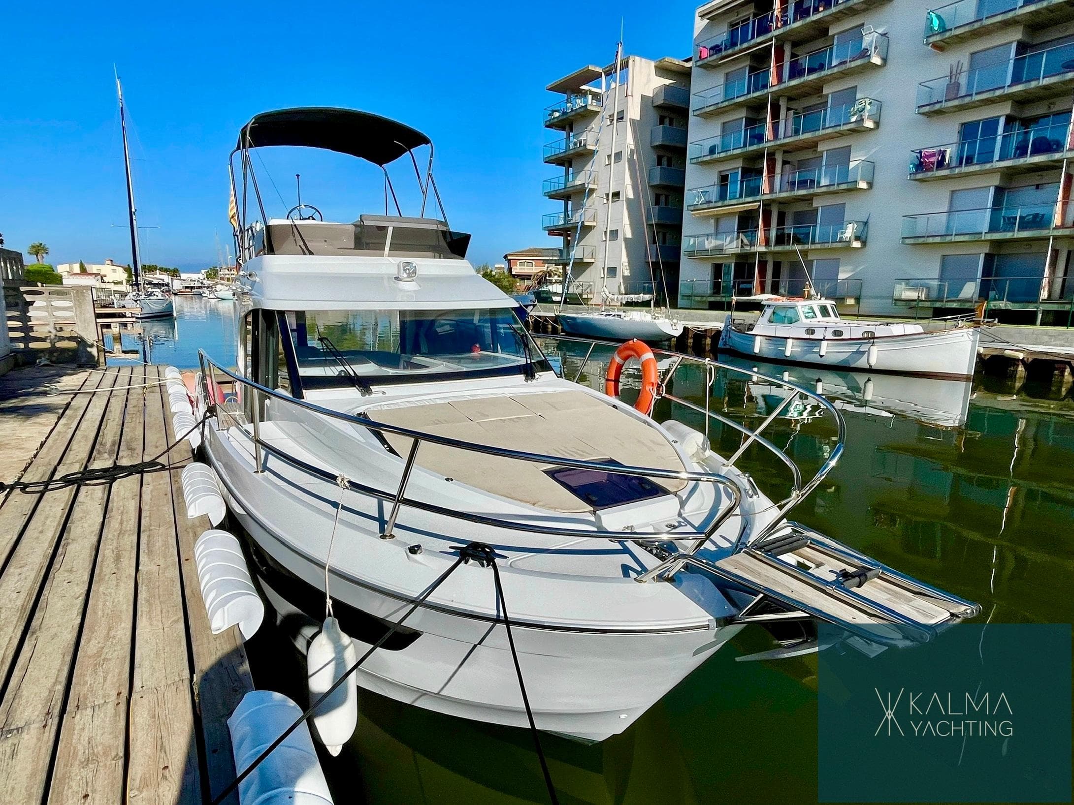 Beneteau Antares 11 Fly · 3