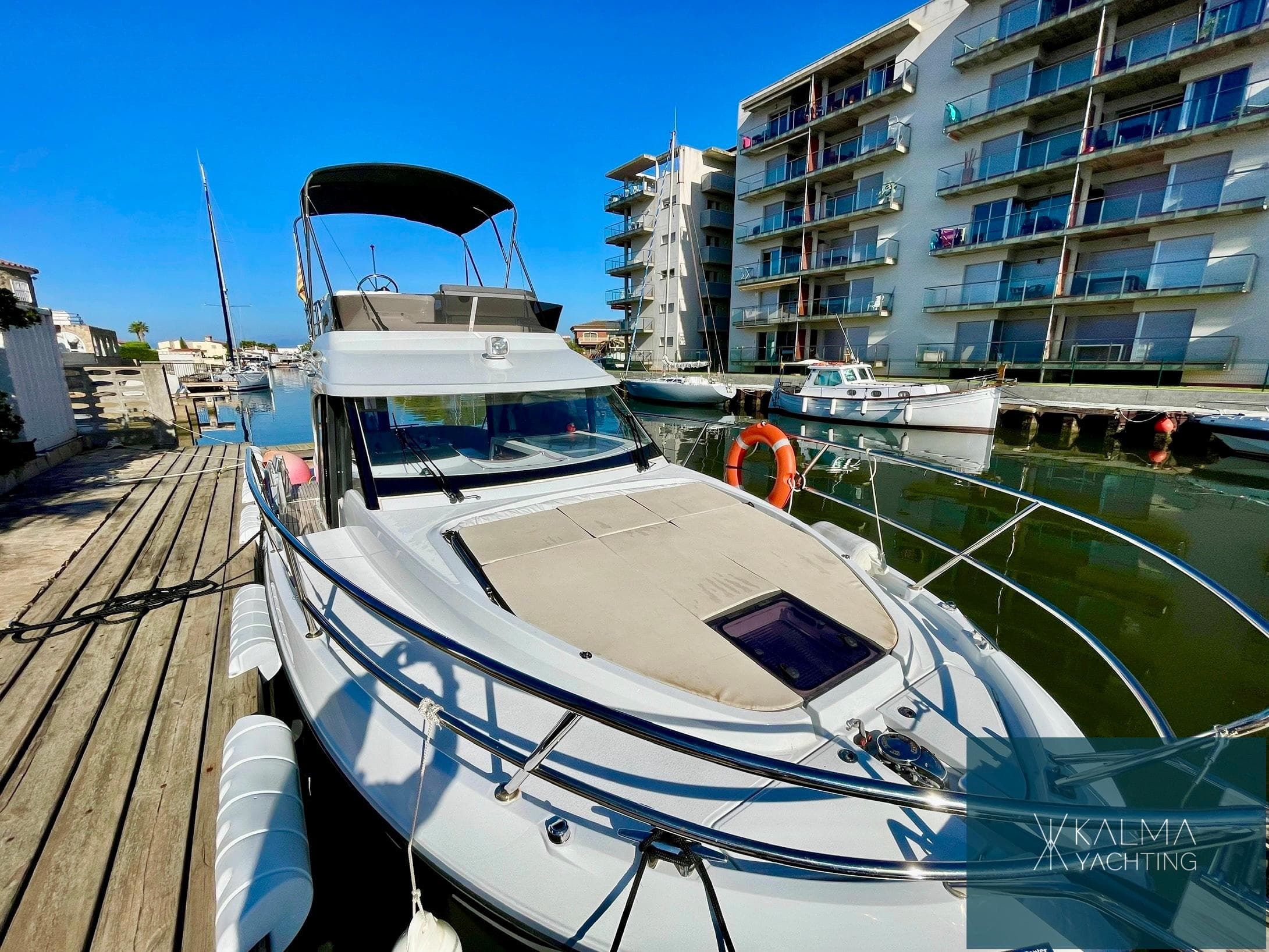 Beneteau Antares 11 Fly · 5