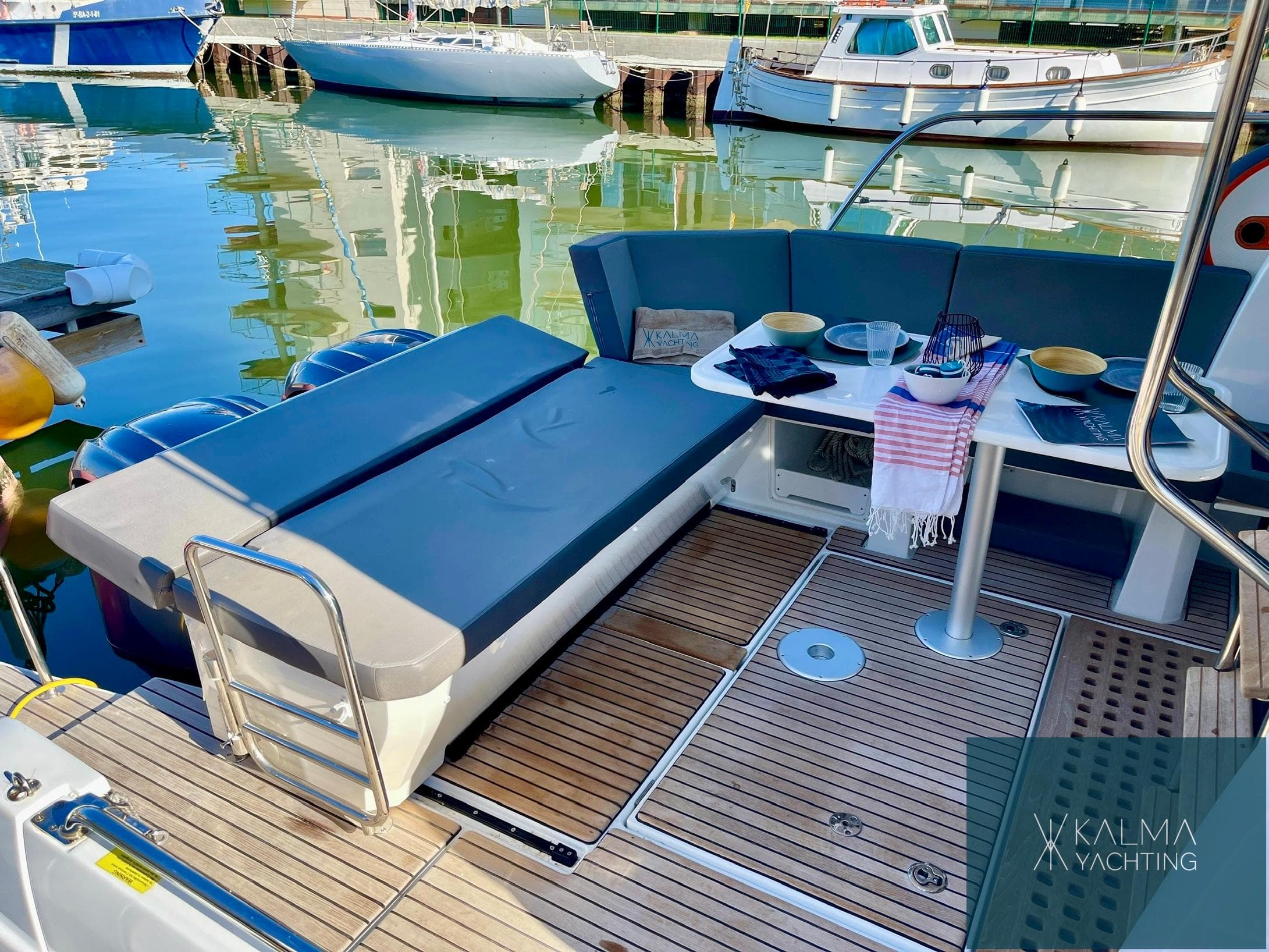 Beneteau Antares 11 Fly · 11