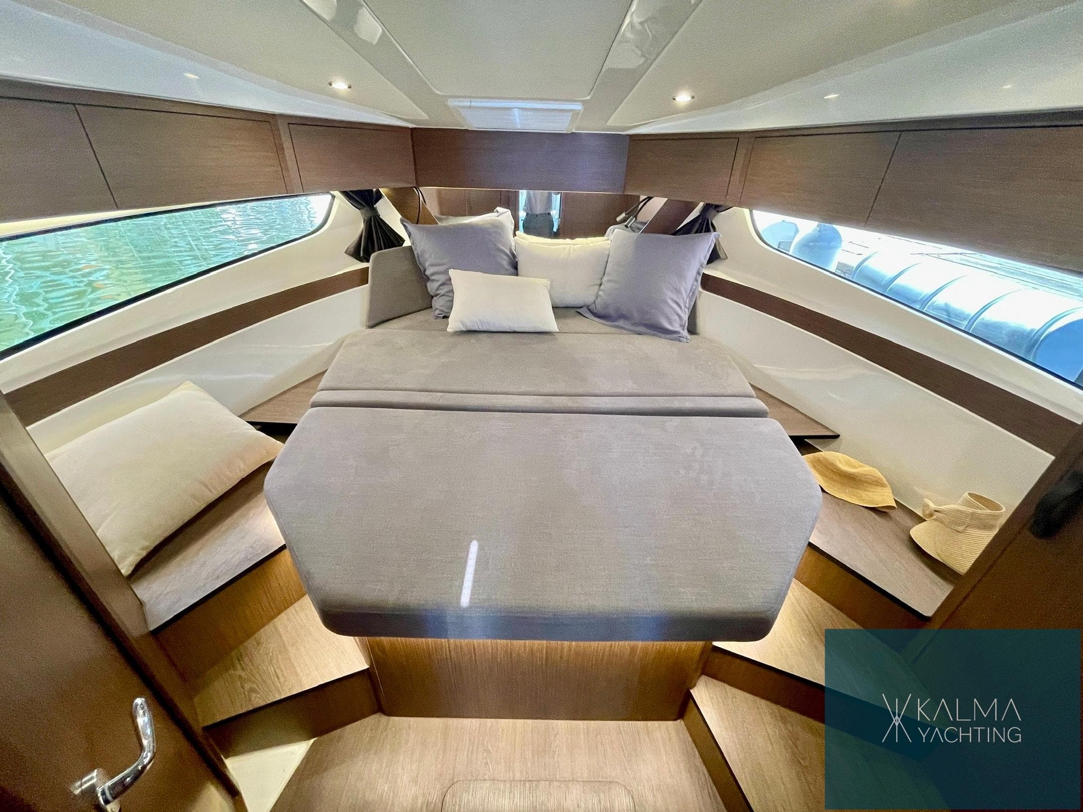 Beneteau Antares 11 Fly · 40