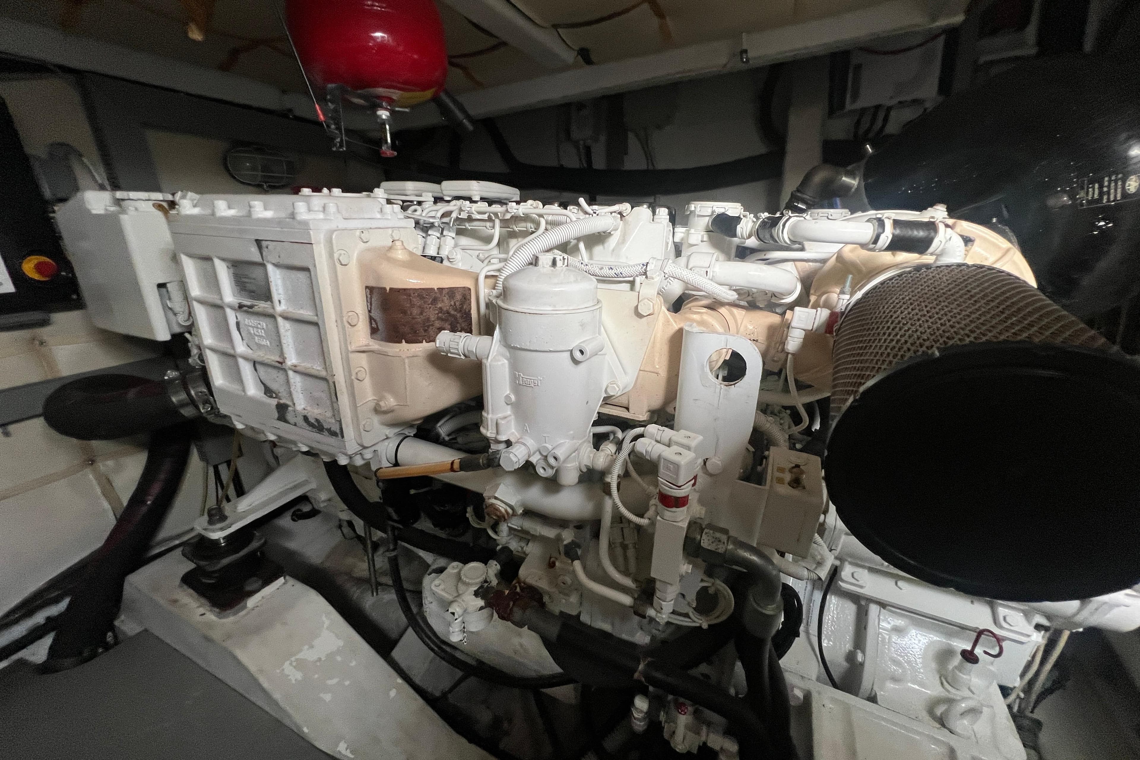 Pershing 50 · 23