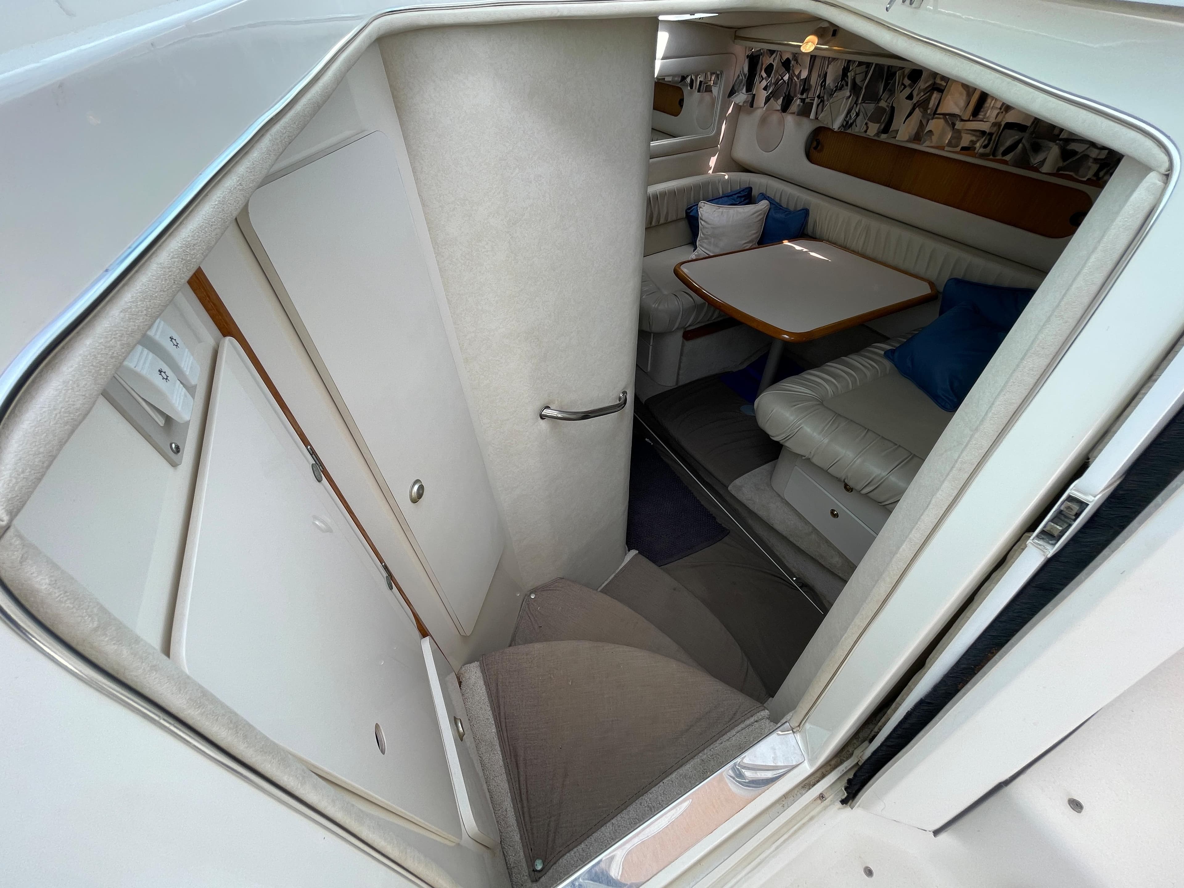Sea Ray 290 Sundancer · 22