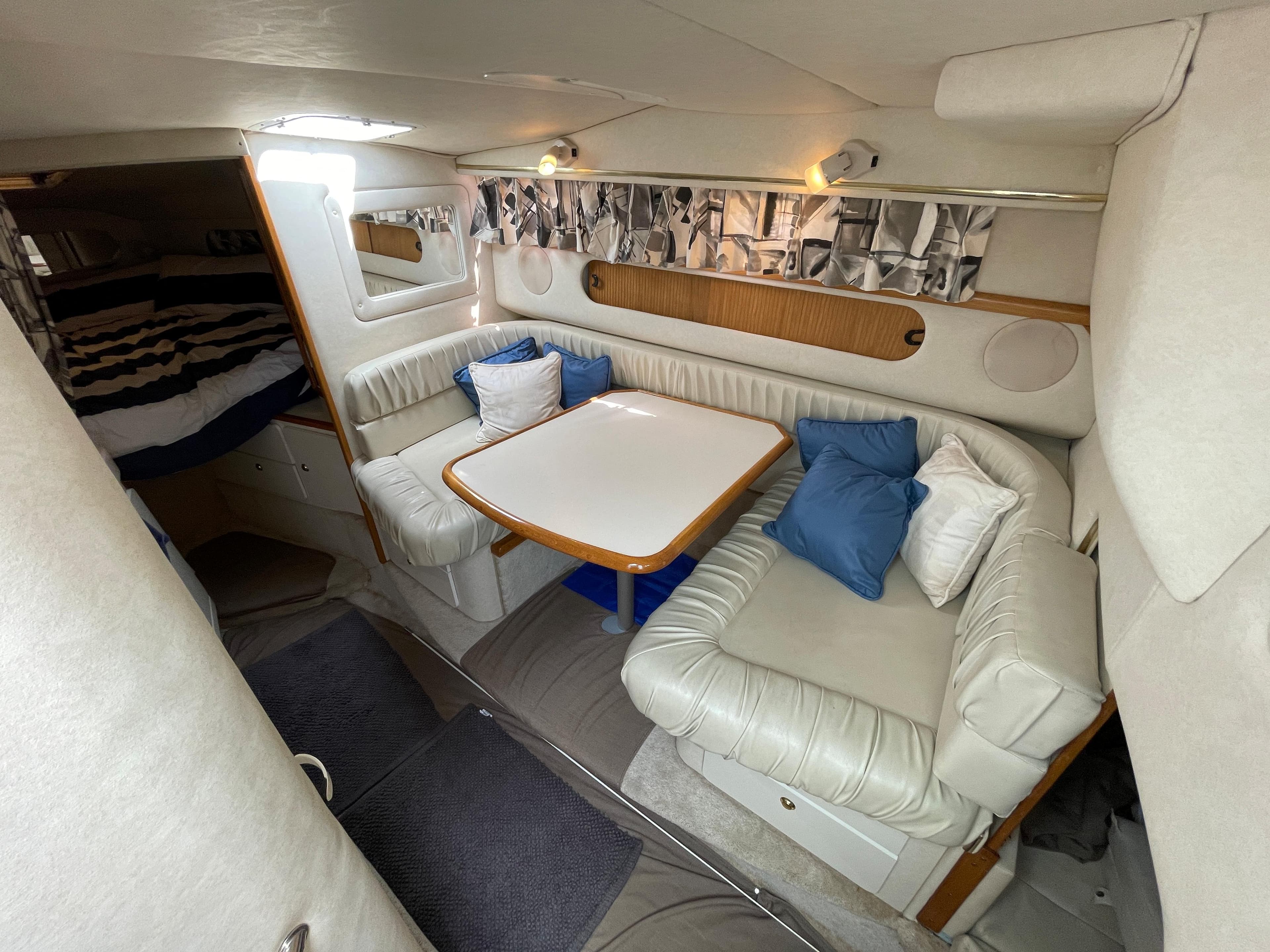 Sea Ray 290 Sundancer · 24