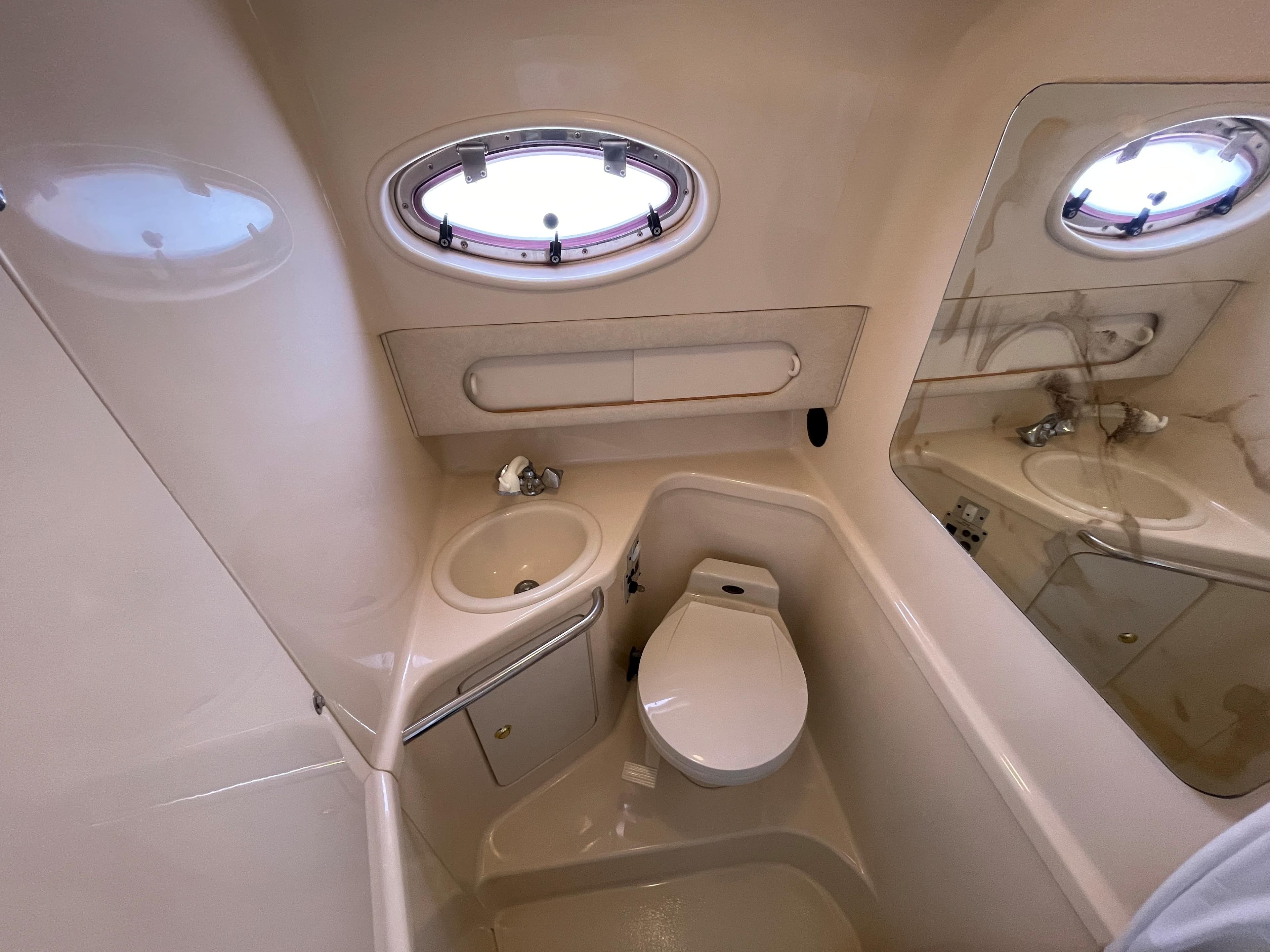 Sea Ray 290 Sundancer · 29