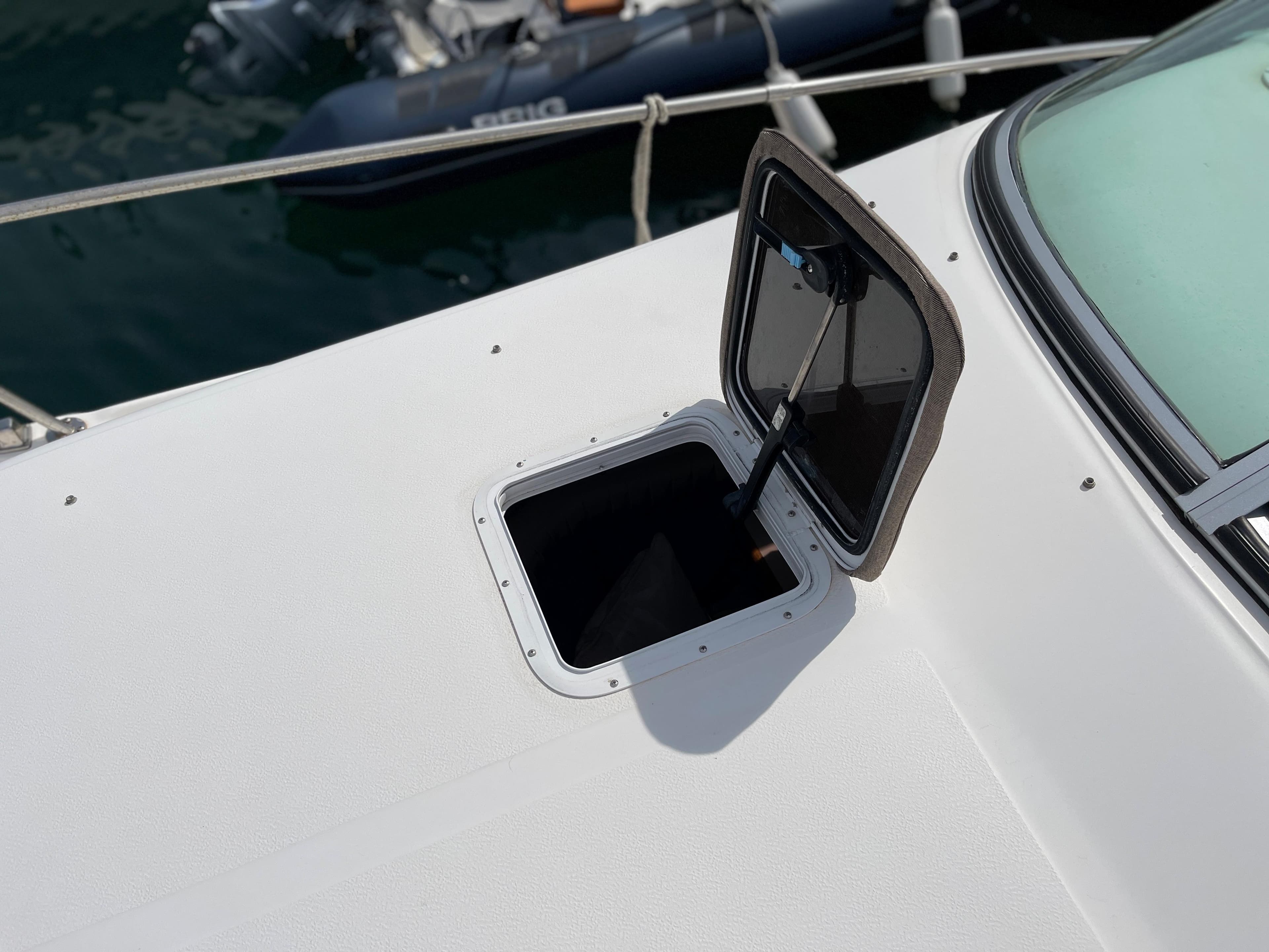 Sea Ray 290 Sundancer · 32