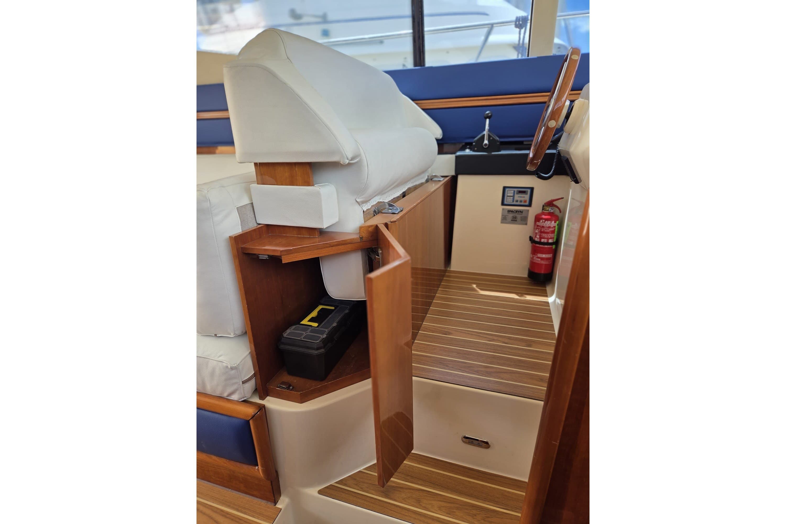 Azimut 43 · 38