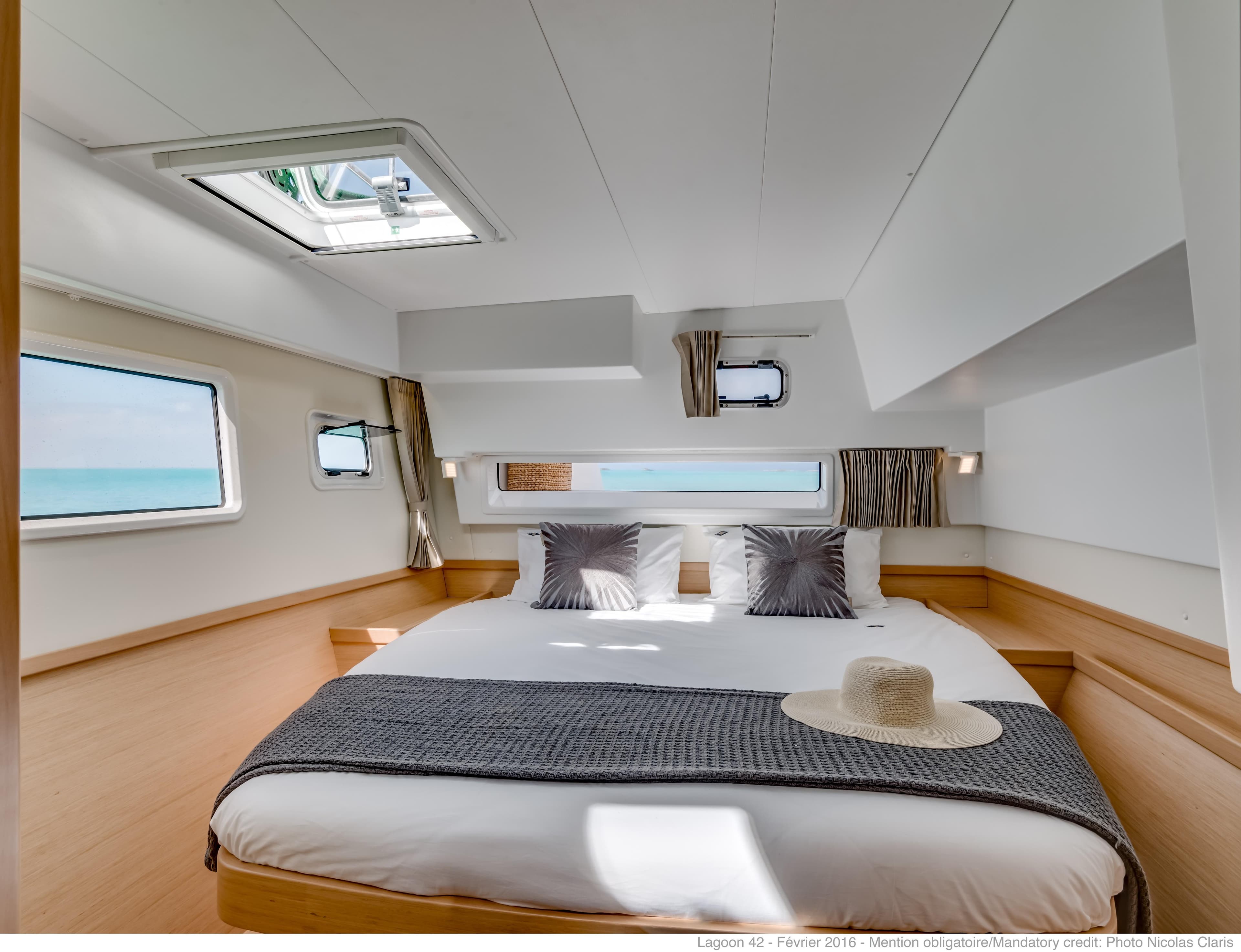 Lagoon 42 · 24