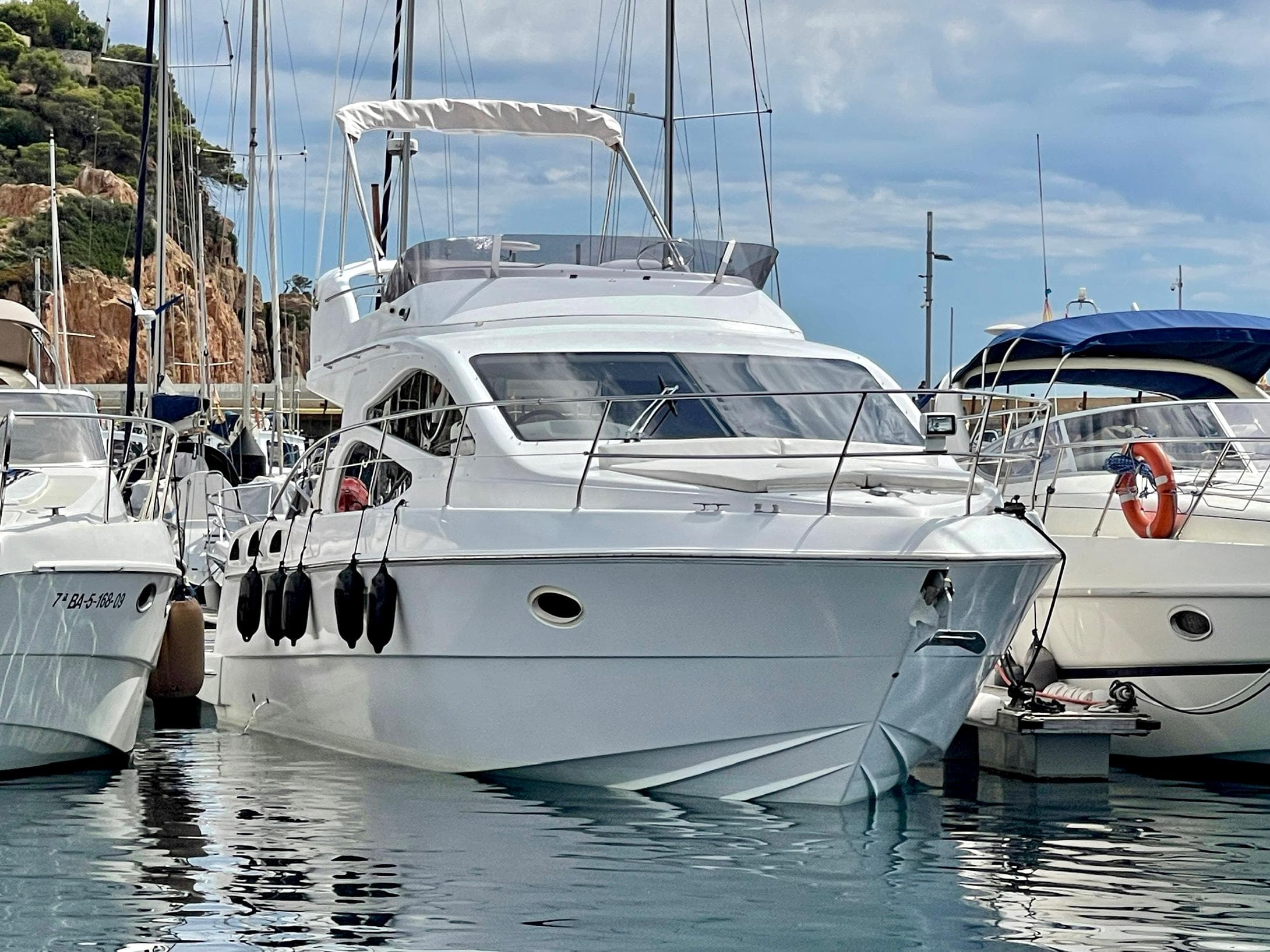 Genesis Boats 37 Flybridge · 5