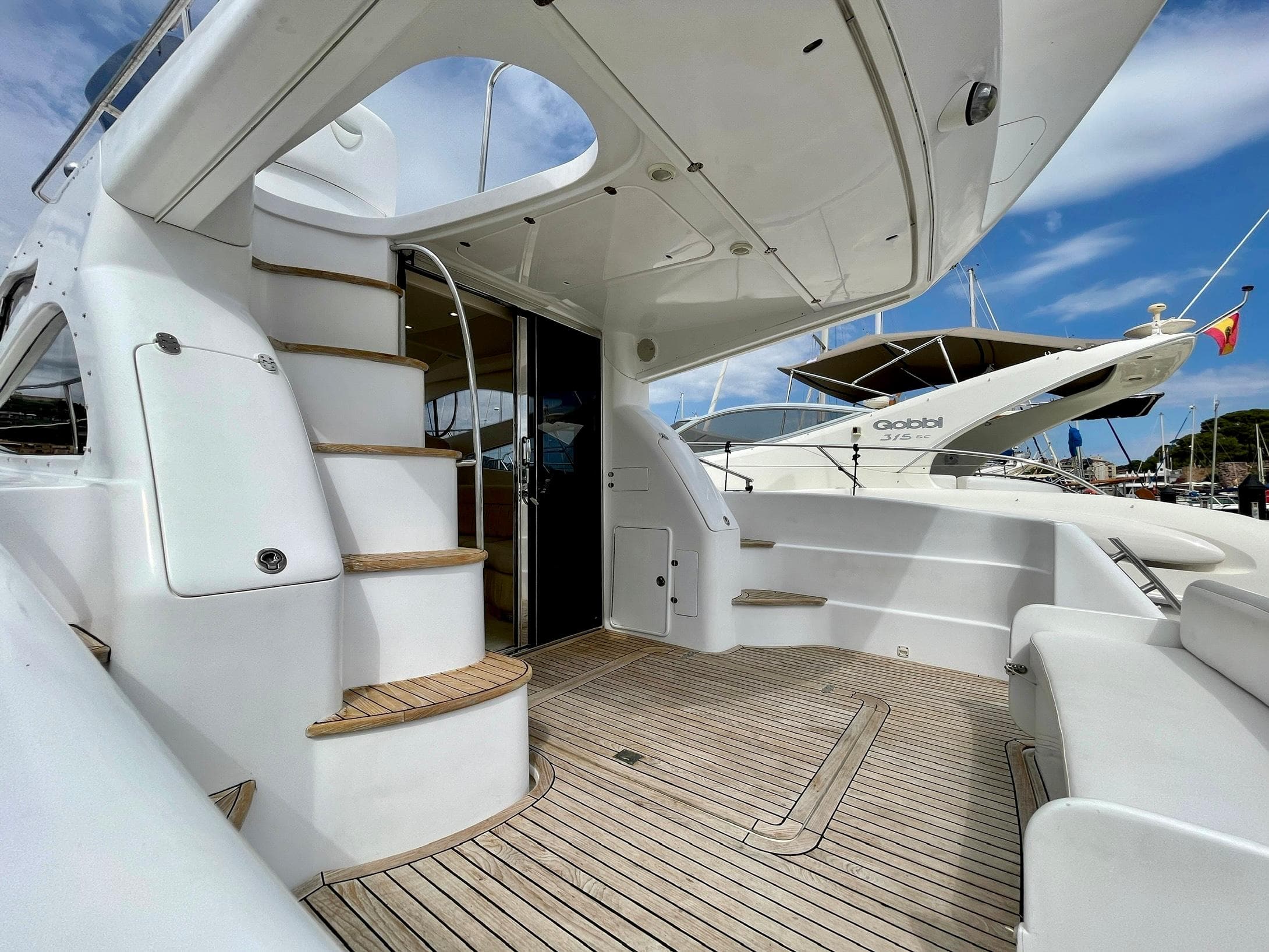 Genesis Boats 37 Flybridge · 13