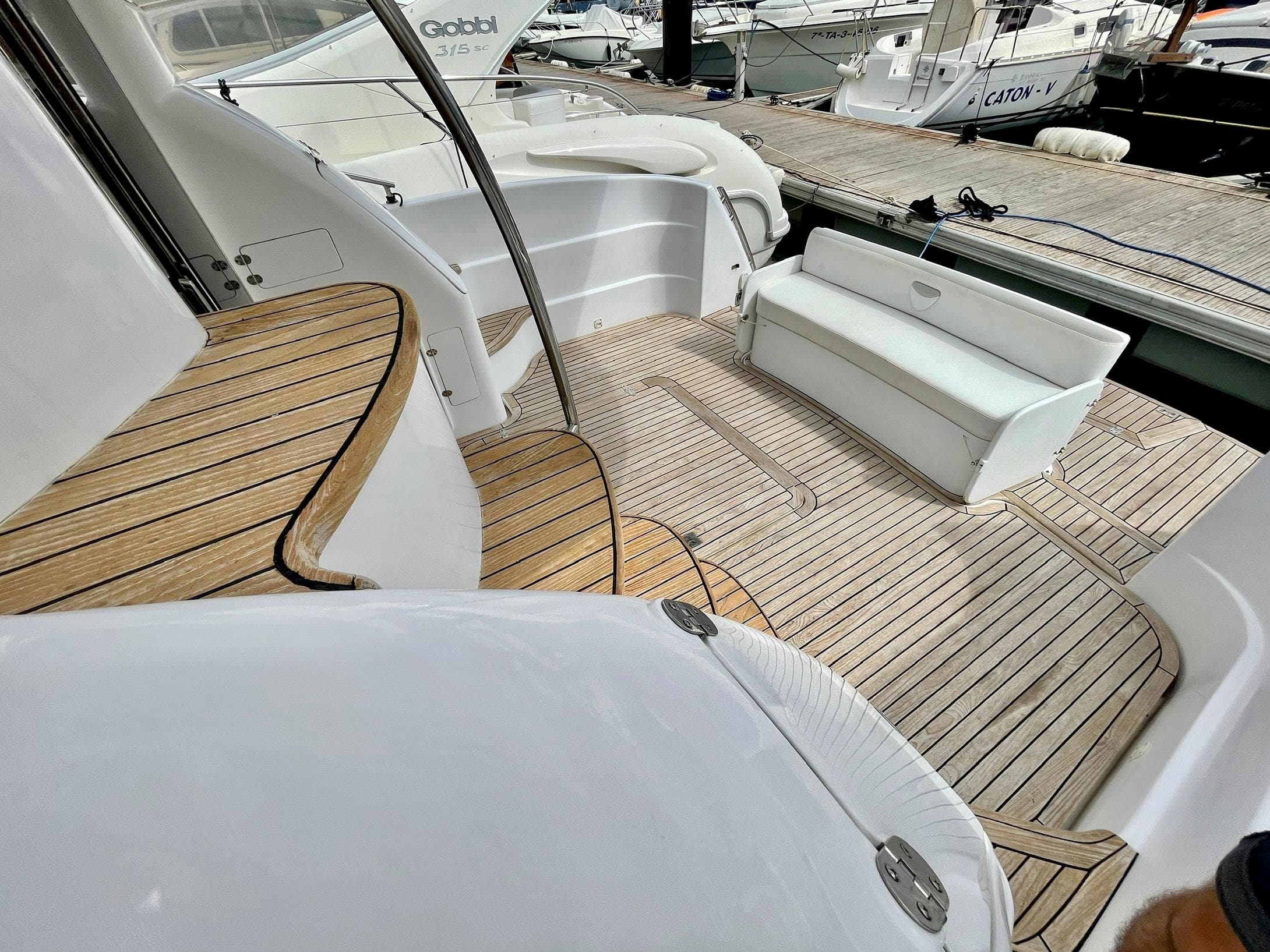 Genesis Boats 37 Flybridge · 12