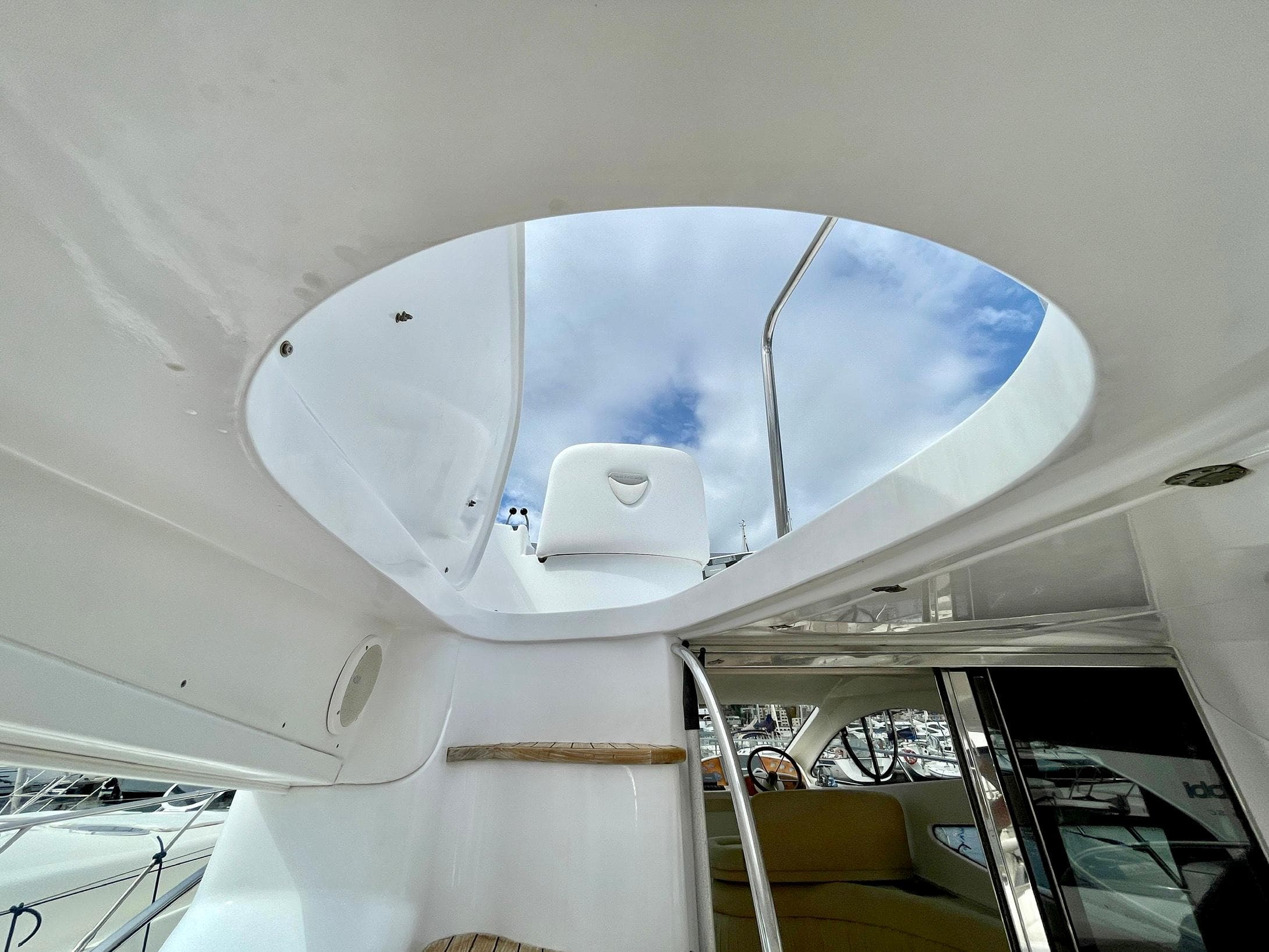 Genesis Boats 37 Flybridge · 16