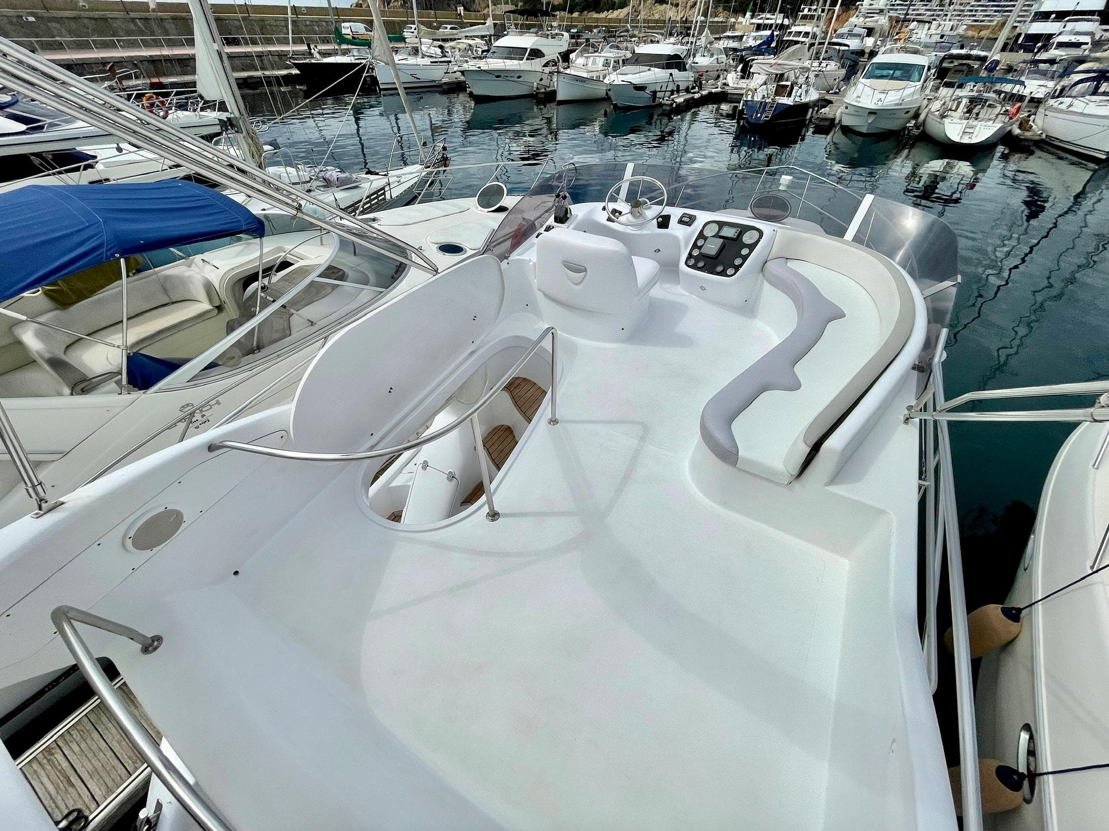Genesis Boats 37 Flybridge · 18