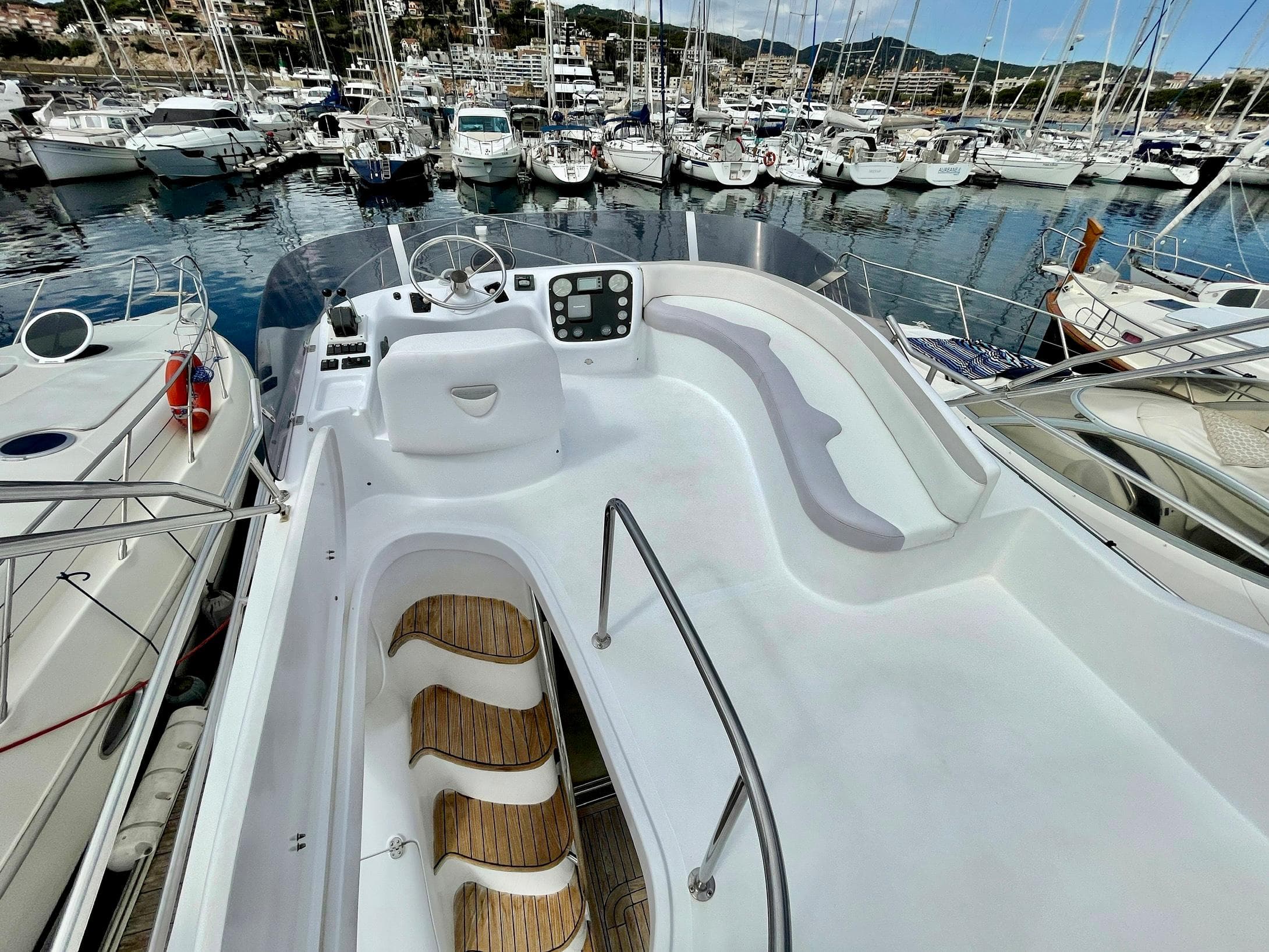 Genesis Boats 37 Flybridge · 20