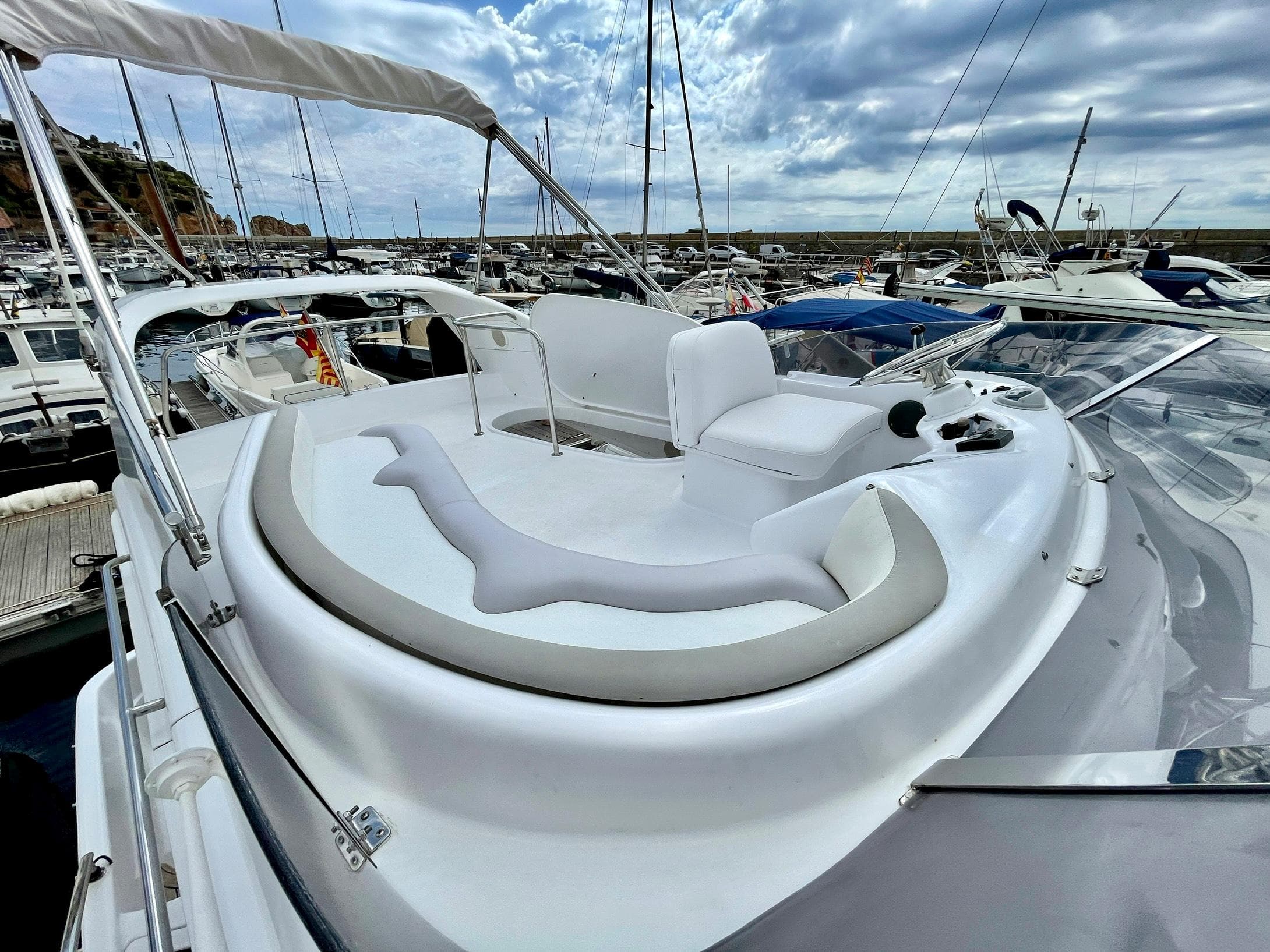 Genesis Boats 37 Flybridge · 26