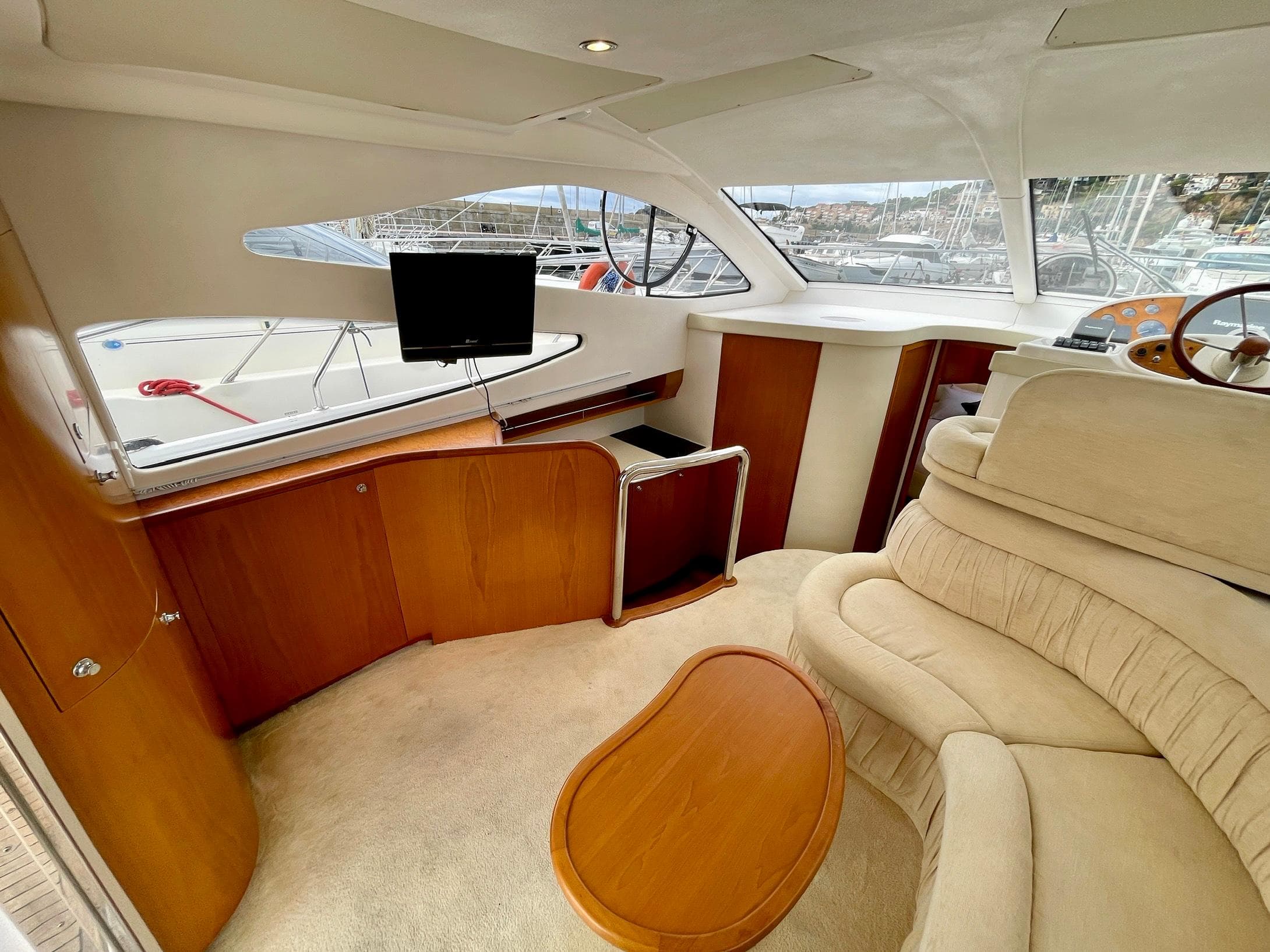 Genesis Boats 37 Flybridge · 29