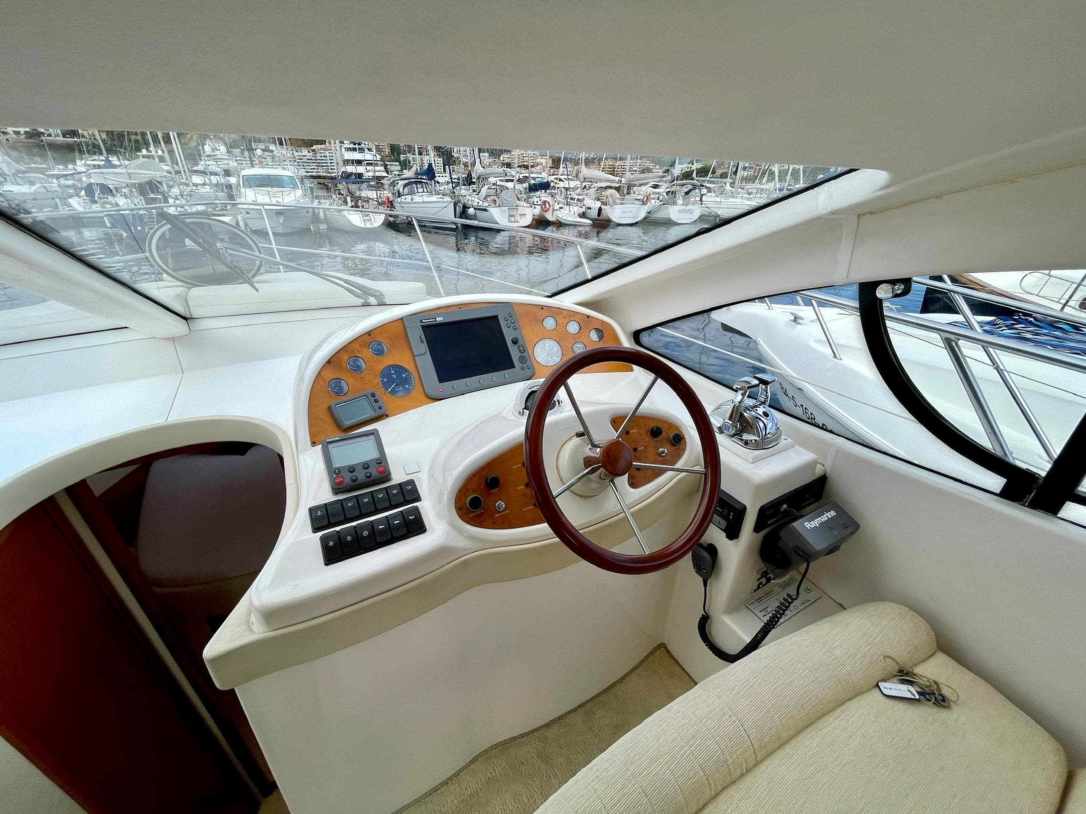 Genesis Boats 37 Flybridge · 33