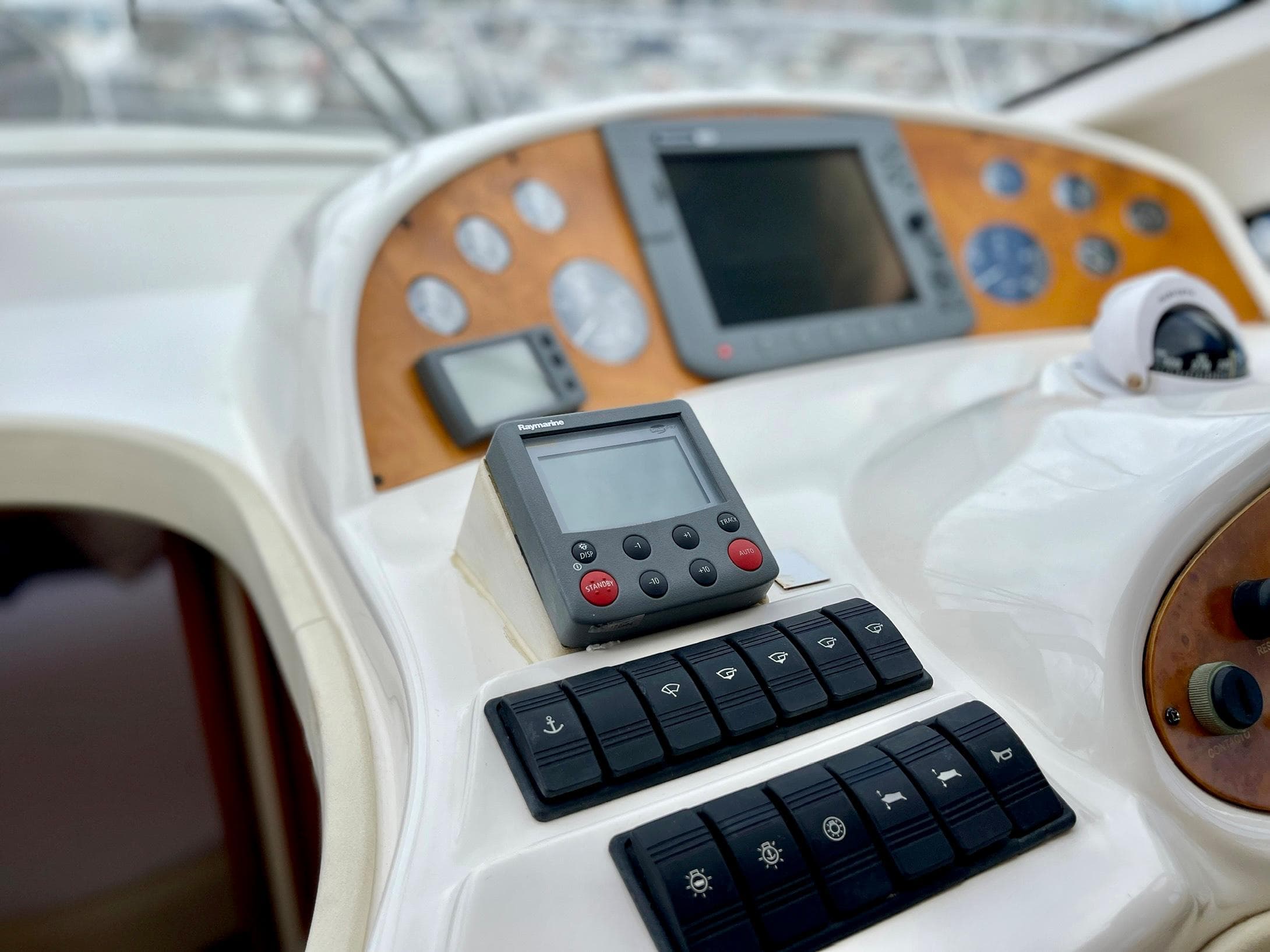 Genesis Boats 37 Flybridge · 34