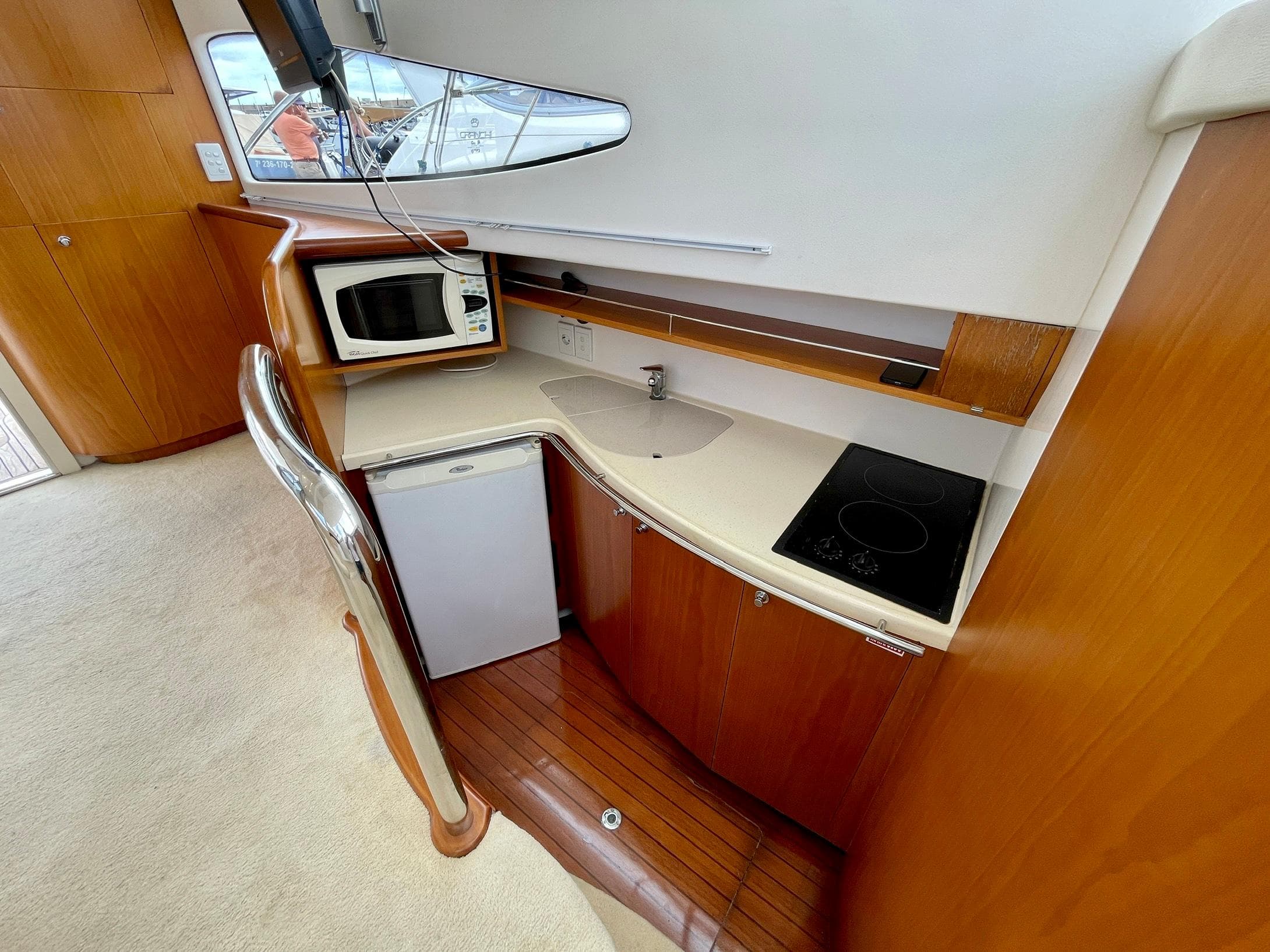 Genesis Boats 37 Flybridge · 36