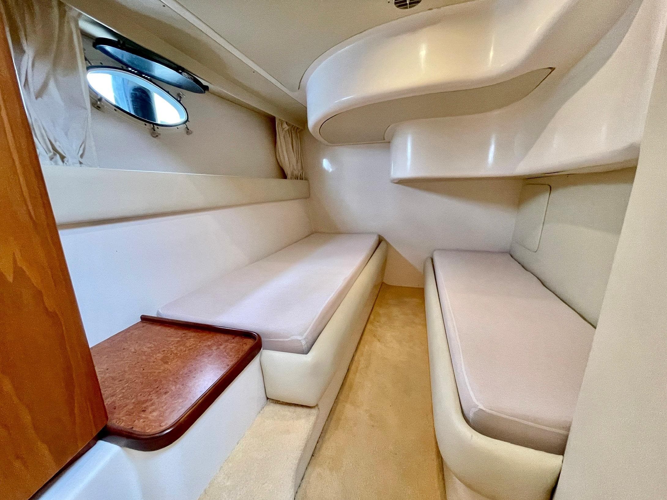 Genesis Boats 37 Flybridge · 42