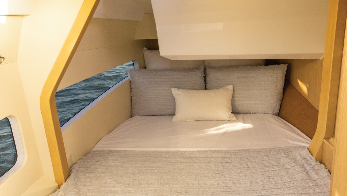 Camarote del Aquila 32 Sport