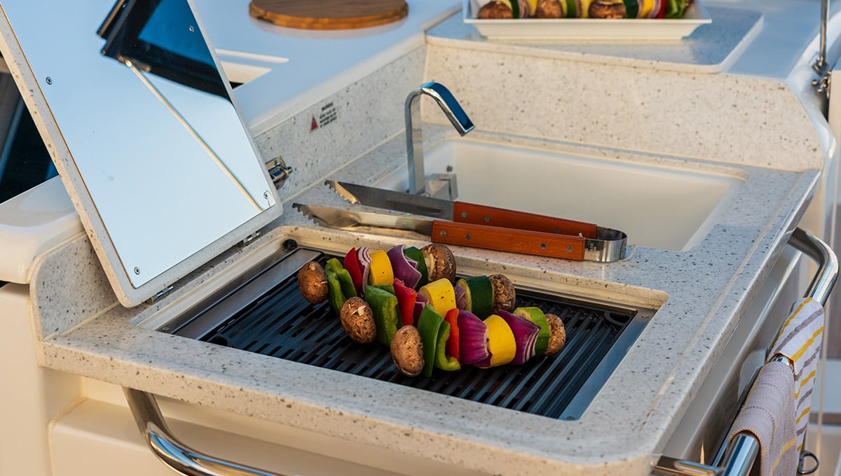 Cocina exterior del Aquila 32 Sport