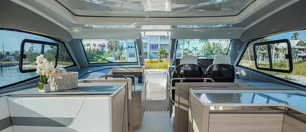 Salón del Aquila 42 Coupe
