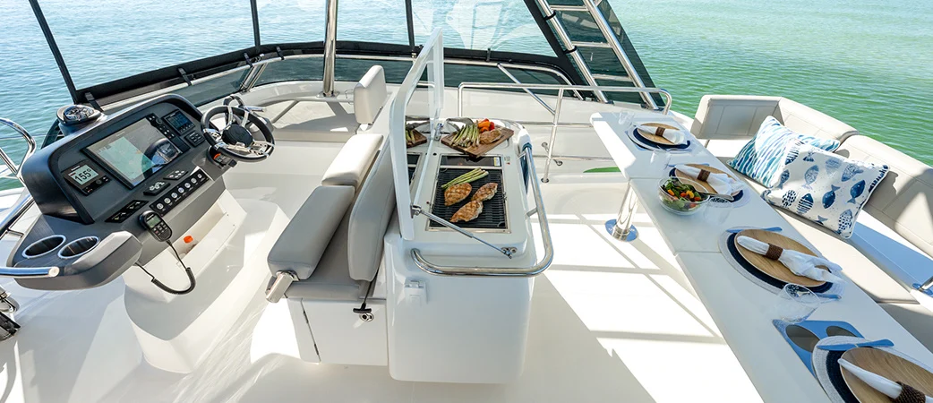 Flybridge del Aquila 42 Yacht