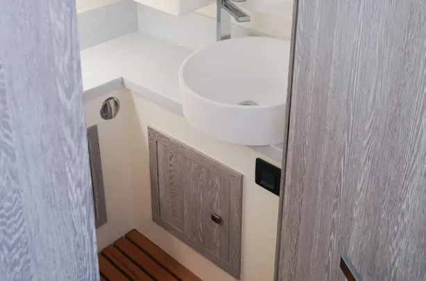 Lavabo del baño privado del Kumbra 36